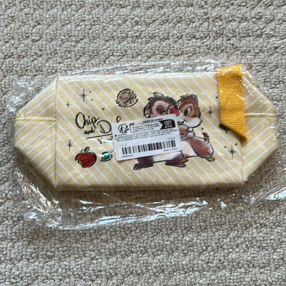 NWT - Disney Chip and Dale make-up case. - Picture 2 of 6